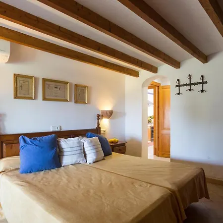 Puerto De Pollensa Villa: Mountain Retreat Near *