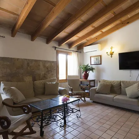 Puerto De Pollensa Villa: Mountain Retreat Near Port de Pollenca