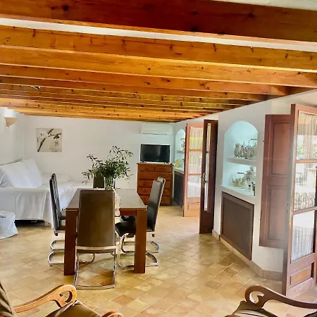 Puerto De Pollensa Villa: Mountain Retreat Near Port de Pollenca