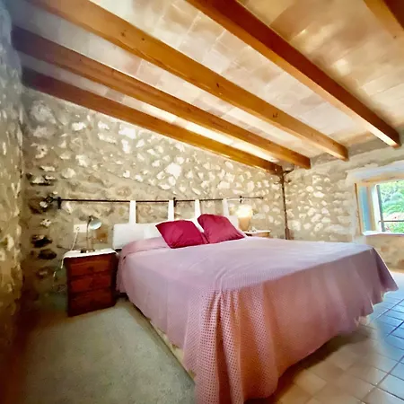 Apartment Puerto De Pollensa Villa: Mountain Retreat Near