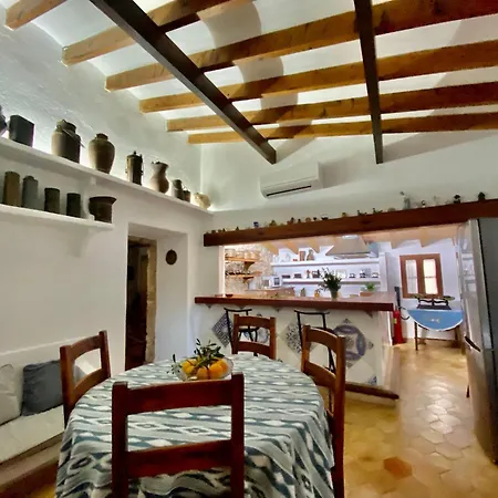 Puerto De Pollensa Villa: Mountain Retreat Near Apartment *
