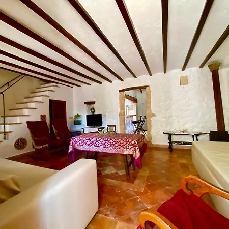 Puerto De Pollensa Villa: Mountain Retreat Near Port de Pollenca