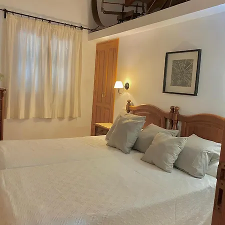 Ullal - Rural Charm Approx 73000 Meters And Outdoor Adventure Agritourism With Private Mountain Path Approximately 5 Minutes Walking From The Ideal For Relaxation