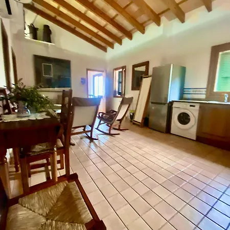 Puerto De Pollensa Villa: Mountain Retreat Near Apartment *