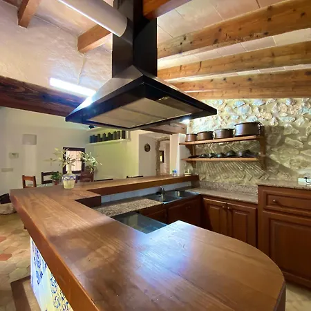 Puerto De Pollensa Villa: Mountain Retreat Near *