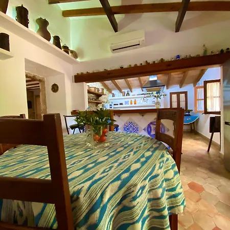 Puerto De Pollensa Villa: Mountain Retreat Near Port de Pollenca