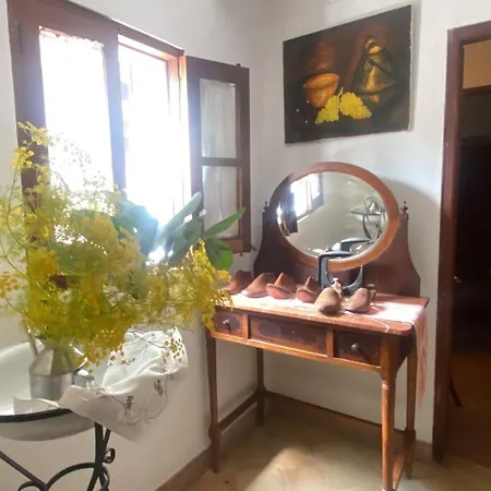 Ullal - Rural Charm Approx 73000 Meters And Outdoor Adventure Agritourism With Private Mountain Path Approximately 5 Minutes Walking From The Ideal For Relaxation *