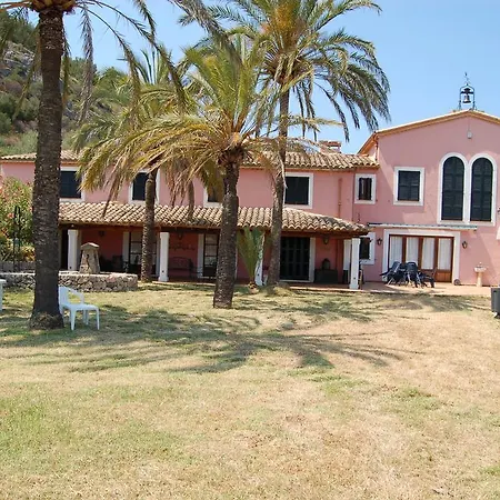 Puerto De Pollensa Villa: Mountain Retreat Near Apartment