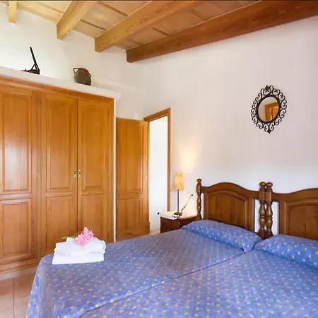 Puerto De Pollensa Villa: Mountain Retreat Near Apartment Port de Pollenca