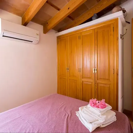 Apartment Puerto De Pollensa Villa: Mountain Retreat Near