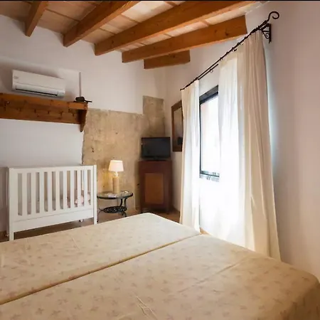 Puerto De Pollensa Villa: Mountain Retreat Near * Port de Pollenca