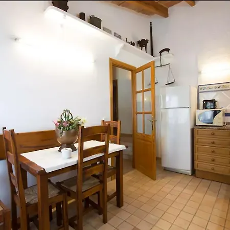 Puerto De Pollensa Villa: Mountain Retreat Near Port de Pollenca