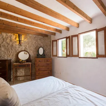 Apartment Puerto De Pollensa Villa: Mountain Retreat Near Port de Pollenca