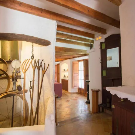 Apartment Puerto De Pollensa Villa: Mountain Retreat Near Port de Pollenca