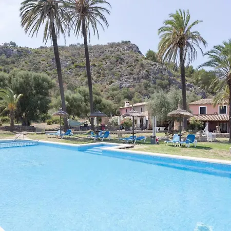 Apartment Puerto De Pollensa Villa: Mountain Retreat Near *