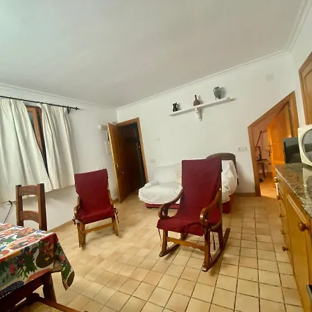 Апартаменты Puerto De Pollensa And Apartments, With Private Mountain Ideal For Runners, Trailers,near Approximately 5 Minutes Walking, Unique Experience In A Ullal Old Typical Mallorca House With Private Mountain And Near To The Beac Поланко